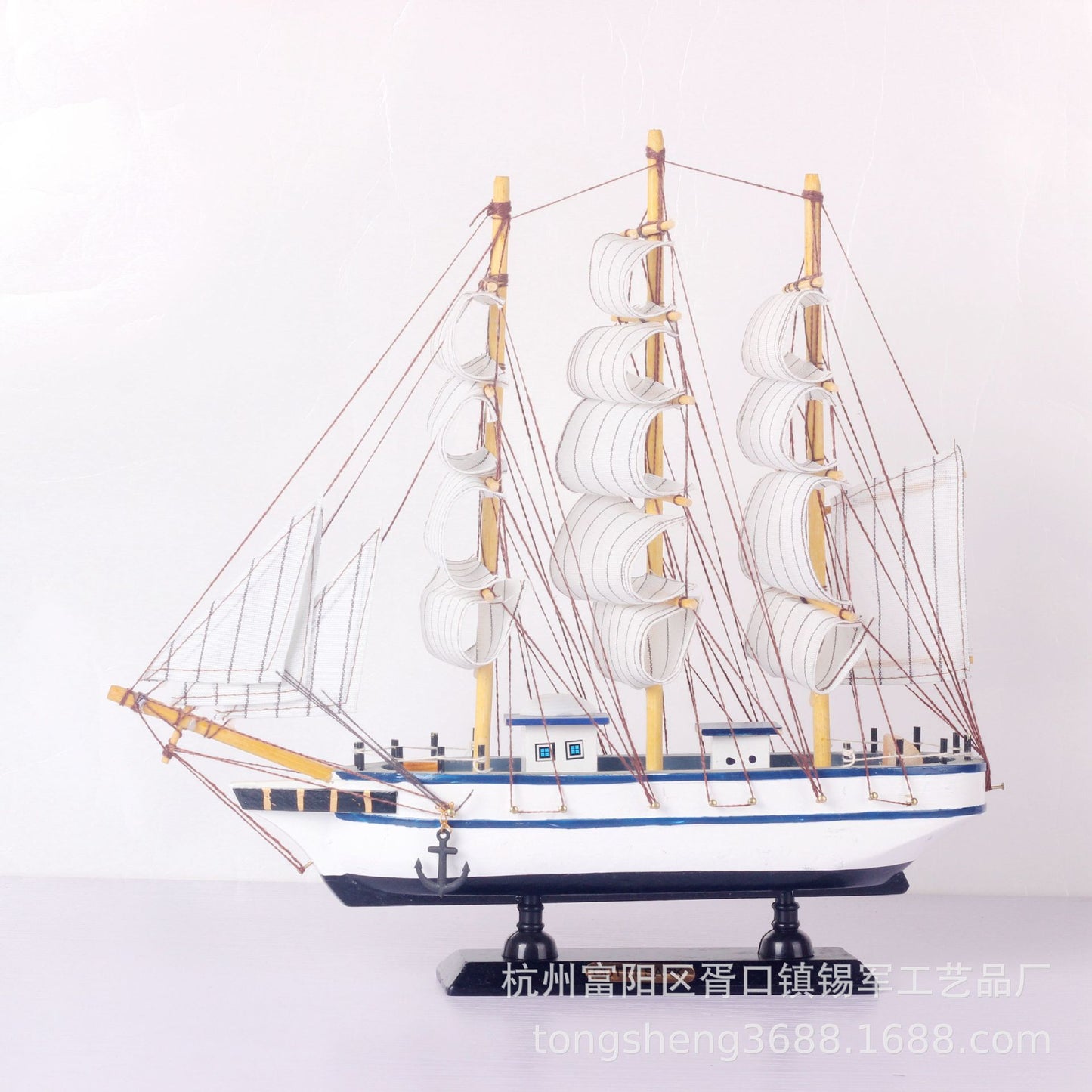 Mediterranean solid wooden sailing ship model ornaments